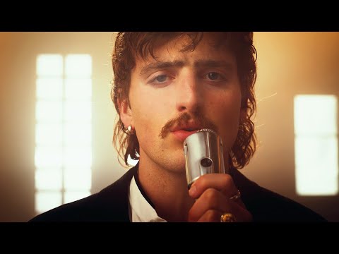 Benson Boone – Momma Song (Official Music Video)